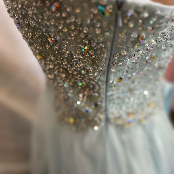 Sean Collection Blue Strapless Gown with Tulle Skirt and Beaded Bodice - Size XL - Picture 10 of 11